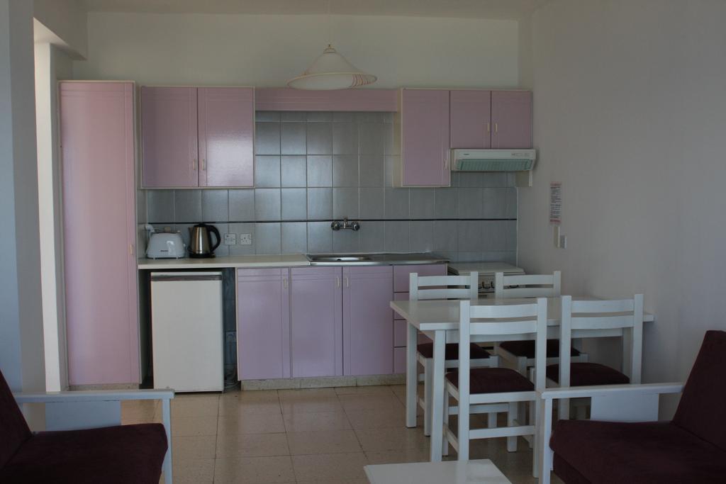 Astreas Beach Hotel Apartments Protaras Chambre photo