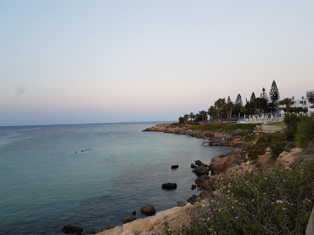 Astreas Beach Hotel Apartments Protaras Extérieur photo